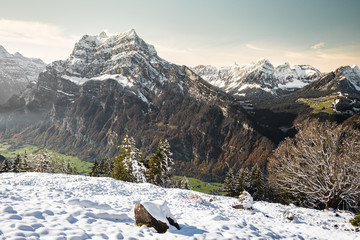 Fototapeta na wymiar Glarus mountains panorama