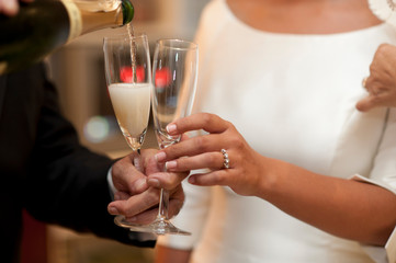 wedding toast champagne and champagne glasses serving in elegante wedding ring glasses with fantasticos sparkling