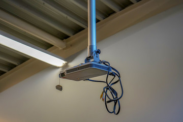 High level ceiling mounted projector 
