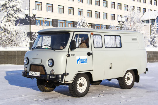 UAZ 3909