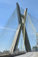 Obraz na płótnie Canvas cable bridge