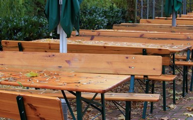 der Biergarten im Herbst