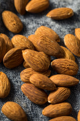 Raw Organic Shelled Almonds