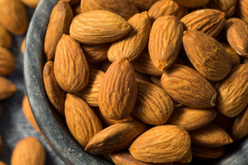 Raw Organic Shelled Almonds