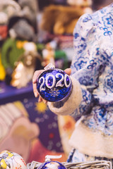 Fototapeta premium 2020 on the Christmas tree toy in the Christmas market