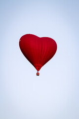 Fototapeta na wymiar balloon in the form of heart