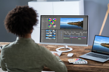 Editor Editing Video On Computer - obrazy, fototapety, plakaty