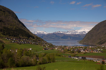 Fototapeta na wymiar the Village Vik at the Sognefjord