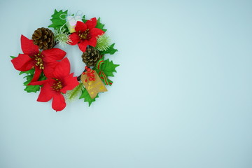 百円均一の商品で出来る簡単なクリスマスリース