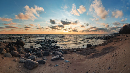 Fototapeta na wymiar Beautiful coast of the Gulf of Finland at sunset. Leningrad region. Russia.