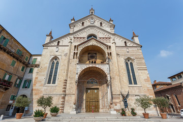 Fototapeta na wymiar View to the medieval church (Duomo) facade in the historic centre of Verona, Italy