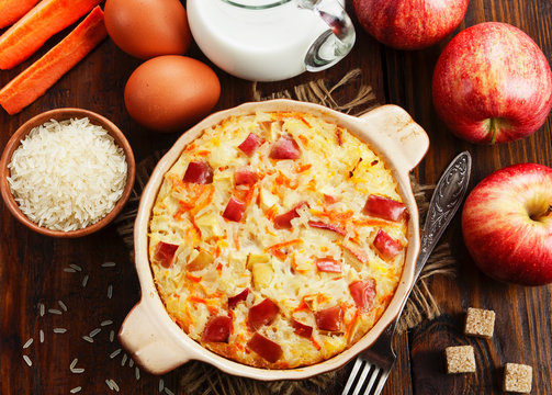 Rice casserole with apples and carrots