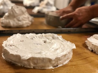 the process of making cream pie