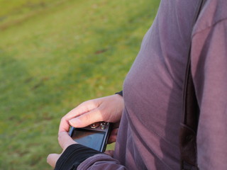 カメラを持つ女性