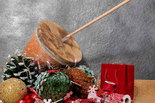 zambomba, membrane friction instrument, Christmas folk, Spain