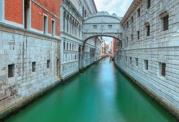 Obraz premium typical architecture and water canal view in Venice
