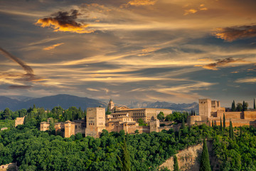 Fototapeta na wymiar hermosa vista del mayor monumento de Andalucía, la alhambra de Granada
