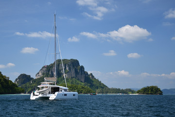 Lagoon catamaran 