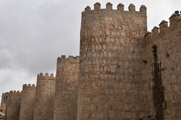 Remparts crénelés à Avila, Espagne