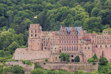 Fototapeta na wymiar Looking over the Neckar at the Heidelberg castle seen from the Philosoph's path