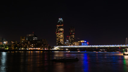 Fototapeta na wymiar Cidade de Londres a noite