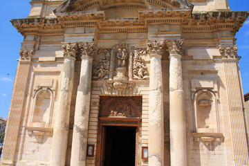 Obraz premium The Church Sainte-Madeleine-de-l'Ile , Martigues, France