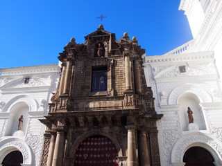 Fototapeta na wymiar Artistic buildings near the Basílica del Voto Nacional (Basilica del Voto Nacional), Quito, Ecuador