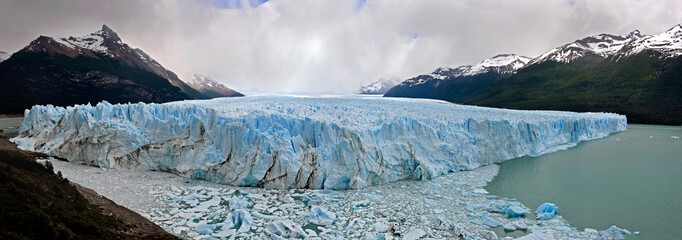Der Perito-Moreno-Gletscher bei El Calafate, Provinz Santa Cruz, Patagonien/ Argentinien