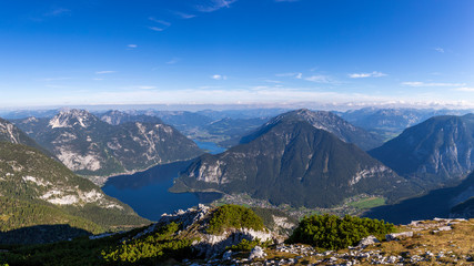 Fototapeta na wymiar Panoramic view of the Lake Hallstatt valley in Ausrtia