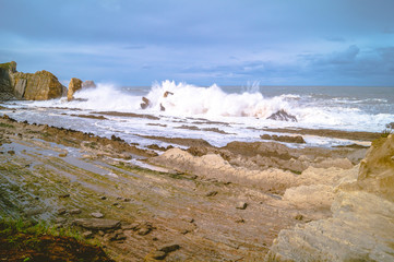 Olas en Playa de Arnía, Liencres