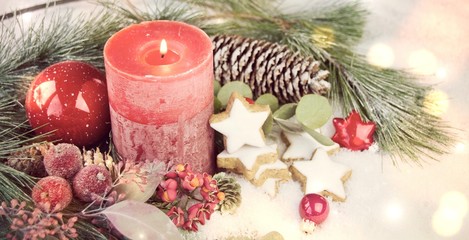 Weihnachten Hintergrund banner - Brennende rote Adventskerze - Weihnachtsdekoration