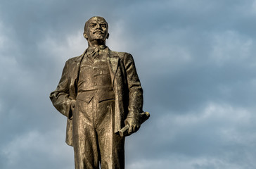 Fototapeta na wymiar Monument to Vladimir Ilyich Lenin on the Lenin square in center of Pskov, Russia