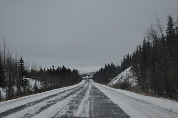carretera nevada en diciembre