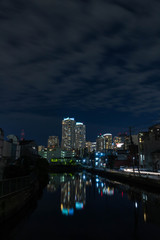 横浜の夜の運河