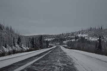 carretera nevada en diciembre