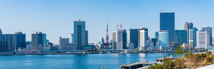 Naklejka premium 風景物語（東京湾晴海埠頭から見た東京湾）