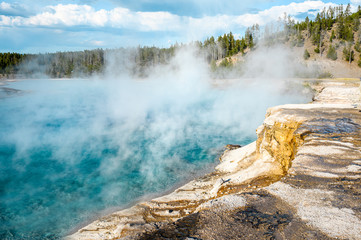  geyser in yellowstone national park