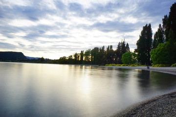 Fototapeta na wymiar Beautiful scene in the spring morning in Wanaka lake, Otago, New Zealand.