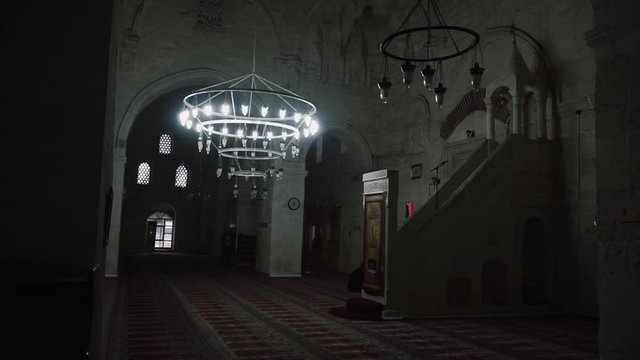 PRAYER HALL, INSIDE OF SILVAN ULU MOSQUE, HISTORIC SELAHADDIN EYYUBI MOSQUE, DIYARBAKIR, TURKEY