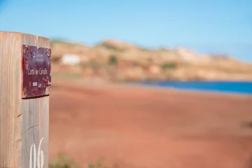 Papier Peint photo autocollant Cala Pregonda, île de Minorque, Espagne Marquage du cami de cavalls, proche Cala Pregonda, une des plus belles plages de Minorque, îles Baléares