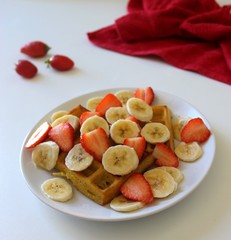 Waffles banana strawberries 