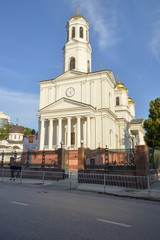 Fototapeta na wymiar St. Alexander Nevsky Cathedral in the center of Simferopol, Republic of Crimea, Russia-September 22, 2019