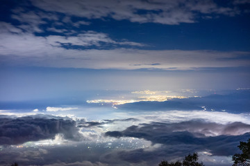 雲海と夜景