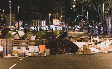 Campamento de refugiados en la calle de Barcelona