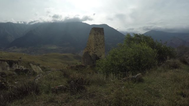  Kavkaz, Osetiya. Ushchel'ye Digoriya. Boyevaya bashnya. 45/5000 Caucasus, Ossetia. Digoria Gorge. Battle tower.
