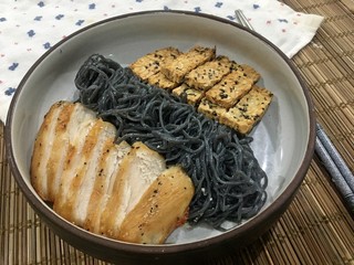 Charcoal Noodles mixed Sesame Oil with Grilled Chicken Breast and Soy Tempeh