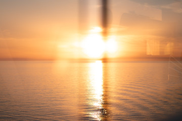 Fototapeta premium Sonnenuntergang auf dem Kreuzfahrtschiff