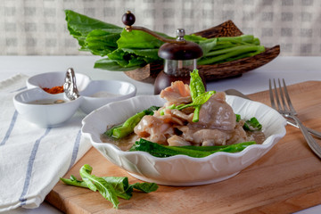 Fried noodle with  kale in gravy and Vegetable