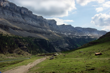 The passage of the mules, Ordesa Valley