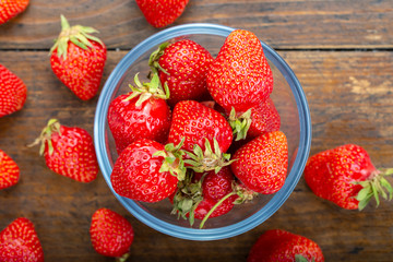 farmer strawberries in a plate